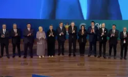 AK Parti, 24. kuruluş yıl dönümünde 9 belediye başkanını kadrosuna kattı