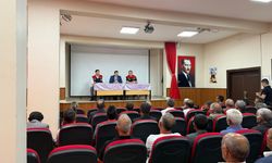 Arpaçay'da muhtarlara tarımsal bilgilendirme toplantısı düzenlendi