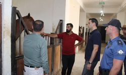 Selim Kaymakamı Semiz'den at çiftliğine ziyaret