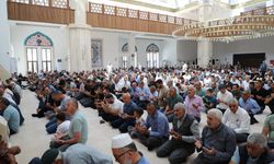 Kars Sultan Alparslan Camii ve Külliyesi'nde aziz şehitler için mevlid programı düzenlendi