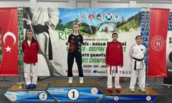 Genç sporcularımız Uluslararası Karate Şampiyonasında madalyayla döndü