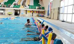 Kars'ta Yüzme Spor Okulları, çocukların hem fiziksel hem de kişisel gelişimlerine katkı sağlıyor