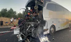 Malatya'dan gelen yolcu otobüsü kaza yaptı: 1 ölü, 10 yaralı