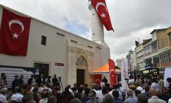 Tarsus’ta tarihi Melik Tahir Camii yeniden ibadete açıldı