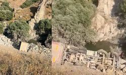 Hakkari Yüksekova’da kamyon uçuruma yuvarlandı: Sürücü hayatını kaybetti
