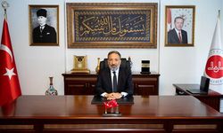 Rektör Turabi, hemşehrisi Prof. Dr. Safi Arpaguş’a tebrik etti