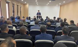 Digor Kaymakamı Kahraman, muhtarlarla durum değerlendirmesi toplantısı yaptı