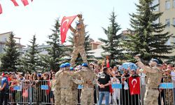 Kars’ta Komandoların yaptığı gösteri beğeni topladı