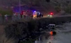 Kars’ta araç Kars Çayı’na düştü: 1 kişi yaralandı