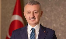 Kocaeli Belediye Başkanı Büyükakın okula yeni başlayan miniklere başarılar diledi