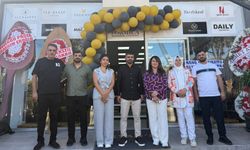 Elyans Outlet Gürselpaşa şubesi görkemli bir açılışla hizmete girdi