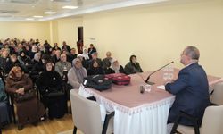 Kars'tan direkt uçuşlu Umre yolcularına bilgilendirme semineri düzenlendi