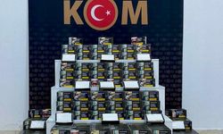 Kars’ta 36 plakalı bir yolcu otobüsünün bagajında 100 bin adet kaçak makaron ele geçirildi