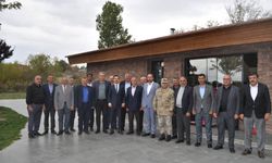 Kaymakam Demirtaş’tan Muhtarlar Günü'nde anlamlı kutlama