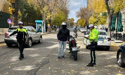 Kars’ta motosikletli kuryelere yönelik trafik denetimi Gerçekleştirildi