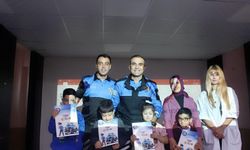 Kars Yenişehir İlkokulu'nda öğrencilere polislik mesleği tanıtıldı