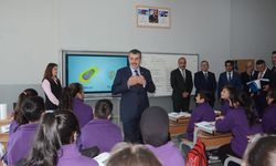 Milli Eğitim Bakanı Yusuf Tekin, Sarıkamış Fen Lisesi’ni ziyaret ederek incelemelerde bulundu