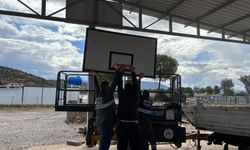 Milas Belediyesi basketbol potalarının kurulumlarına başladı