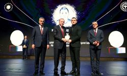 ÇOMÜ’nün Gururu Karav, TÜSEB Teşvik Ödülünü Cumhurbaşkanından aldı