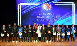 ÇOMÜ 2025–2026 akademik yılı açılış töreni gerçekleştirildi