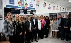 Kuşadası’nda ihtiyaç sahibi çocuklar için “Ada Kıyafet Evi” hizmete açıldı