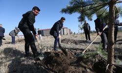 Kars’ta Karabağ Zaferi’nin 5. yıl dönümünde 44 fidan toprakla buluşturuldu