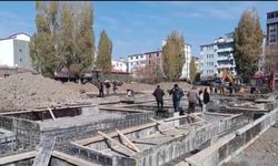 Kars’ta eğitime yeni yatırım: Şehit Okan Koç Ortaokulu ve Spor Salonu’nun temeli atıldı