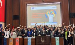 Gençler Keçiören’de meclis koltuğuna oturdu: “Karar Masasında Gençlik” yoğun ilgi gördü