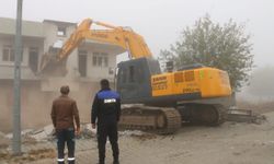 Batman’da Kaçak yapı yıkımlarına tepki: Depreme dayanıksız yapılarla mücadele edilsin