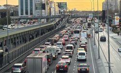 İstanbul trafiği kilitlendi: Yoğunluk yüzde 70’e ulaştı