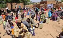 Help Yetim, Nijer’de yüzlerce yetime yardım dağıttı