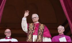 Papa 14. Leo, Saint Esprit Katedrali’nde ayine katıldı