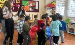 Serhat Yurdu öğrencilerinden anasınıfı ziyareti miniklerden renkli buluşma