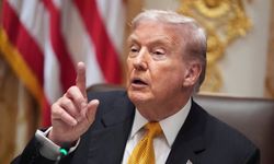 Trump, Biden’ın “otomatik imzalı” başkanlık kararnamelerini iptal etti