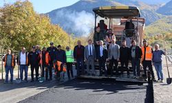 Vali Ergün, Ardanuç-Ardahan yolundaki asfaltlama çalışmalarını denetledi