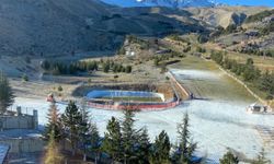 Davraz Kayak merkezi’nde suni karlama dönemi başladı