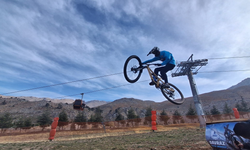 Davraz’da adrenalin ve doğa buluşuyor: Dağ bisikleti pistleri ulusal arenaya hazır