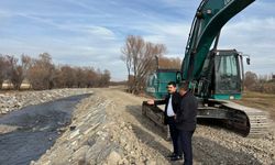 Susuz’da Dere Islahı ve Mesire Alanı çalışmaları yerinde incelendi