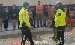 Akyaka’da öğrencilere “Trafik Dedektifleri” eğitimi