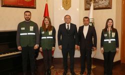 Kars Valisi Ziya Polat, "Kars Yeşilay Şubesini ve tüm ekibi kutluyorum"