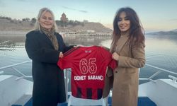 Vanspor başkan yardımcısı Gökırmak’tan Sabancı’ya forma jesti!