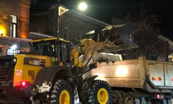 Kars Belediyesi’nden kent genelinde yoğun ve aralıksız karla mücadele