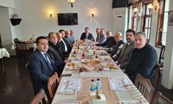 Başkan Dr. Özer Kasap, oda başkanları ve adaylarıyla kahvaltıda bir araya geldi