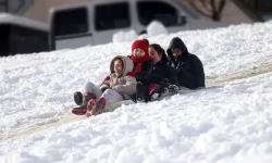 Adana'nın 3 ilçesinde eğitime kar engeli...