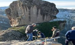 Efsane Gelin Kayasına seyir terası yapılıyor