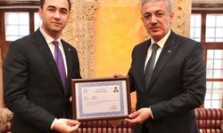 Mardin Valisi’nden Midyat Kaymakamı’na başarı belgesi