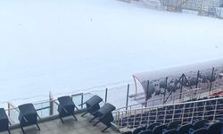Yoğun kar maçı iptal ettirdi