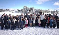 Burdur’lu öğrenciler salda kayak merkezi’nde kışın keyfini çıkardı