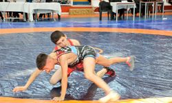 Kars’ta U-17 grup güreş müsabakaları başladı