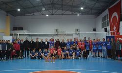 Kurumlar Arası Voleybol Turnuvasında Şalpazarı Emniyet Şampiyonluk kupasını aldı